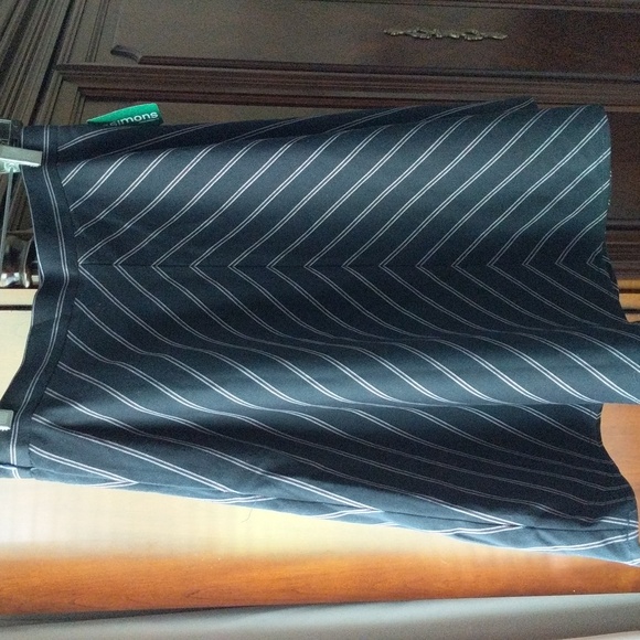 NWT Pinstripe A-line. Miss Patina Large - Picture 2 of 10